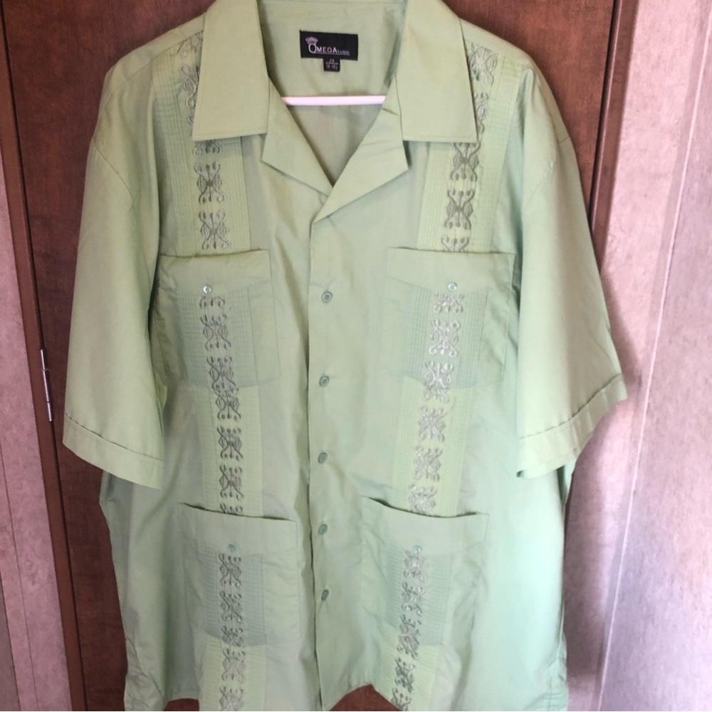 NWOT Lime Green Embroidered Guayabera Mini Pleated Cabana 2X Shirt